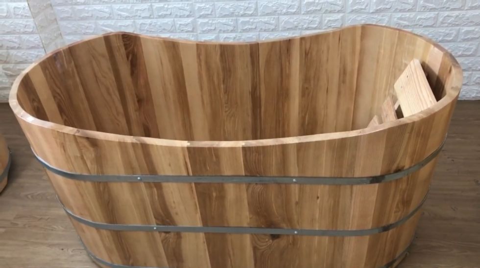 Sản xuất bồn tắm gỗ sồi