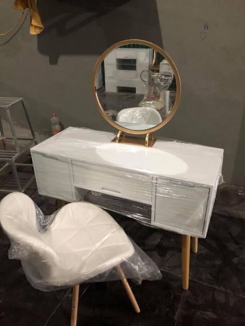 Mẫu bàn trang điểm đẹp cực hot năm 2020
