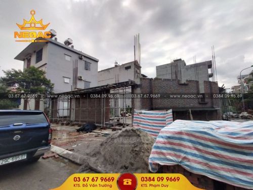 Kiểm tra tiến độ thi công biệt thự 3 tầng hiện đại tại Bắc Giang